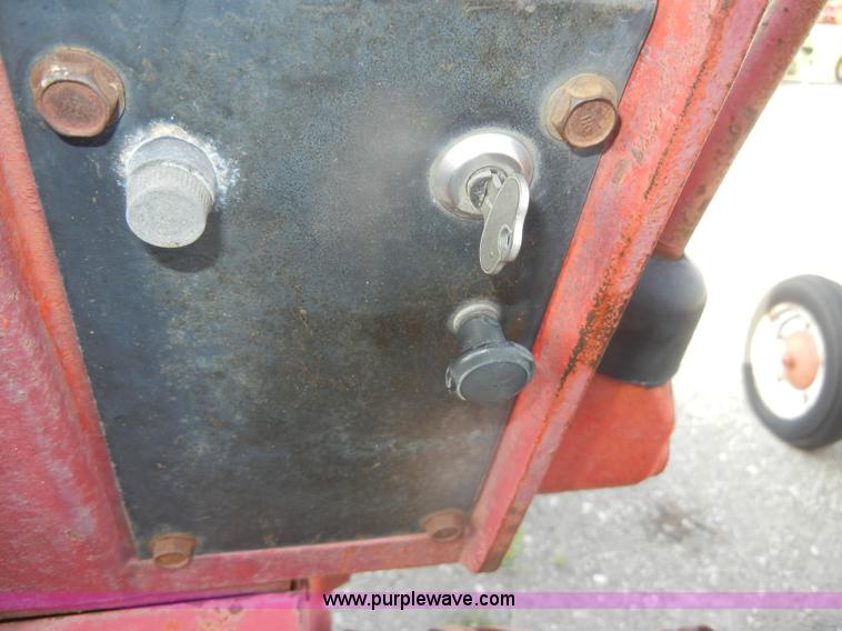 image for item D4406 1966 International Farmall 656 tractor