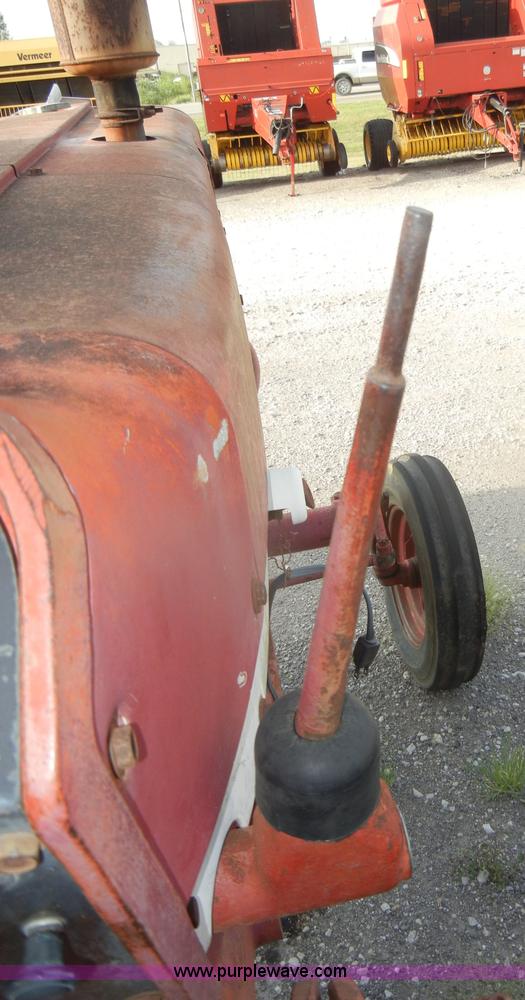 image for item D4406 1966 International Farmall 656 tractor