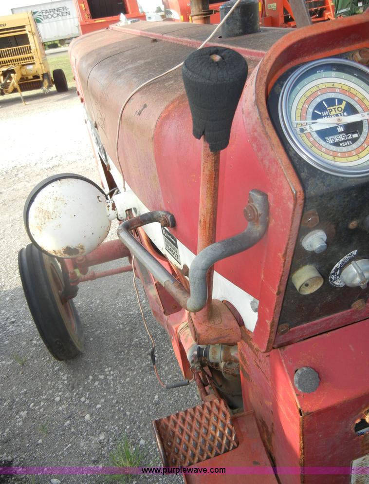 image for item D4406 1966 International Farmall 656 tractor