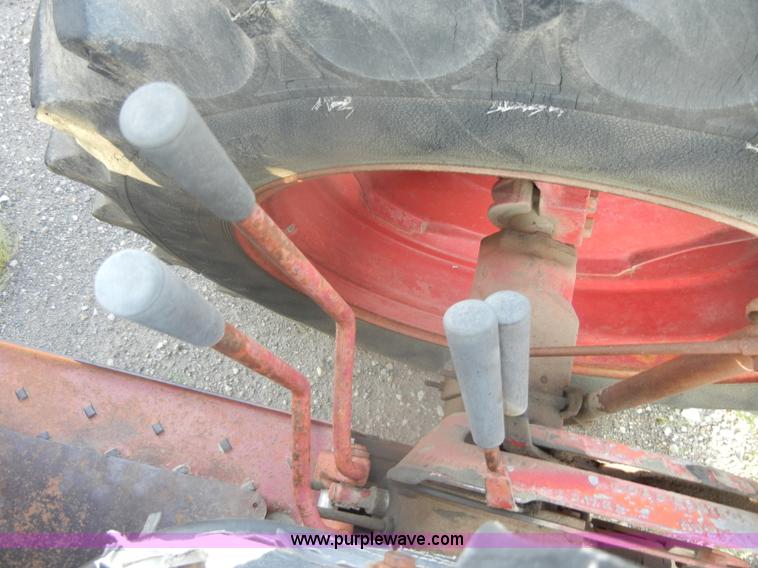 image for item D4406 1966 International Farmall 656 tractor