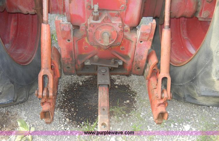 image for item D4406 1966 International Farmall 656 tractor