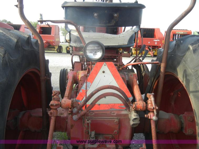 image for item D4406 1966 International Farmall 656 tractor