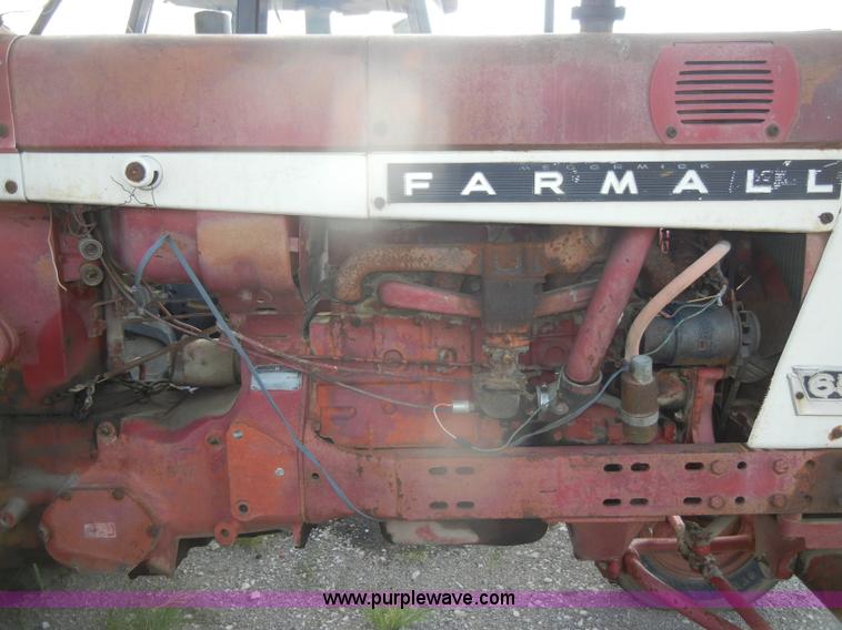 image for item D4406 1966 International Farmall 656 tractor