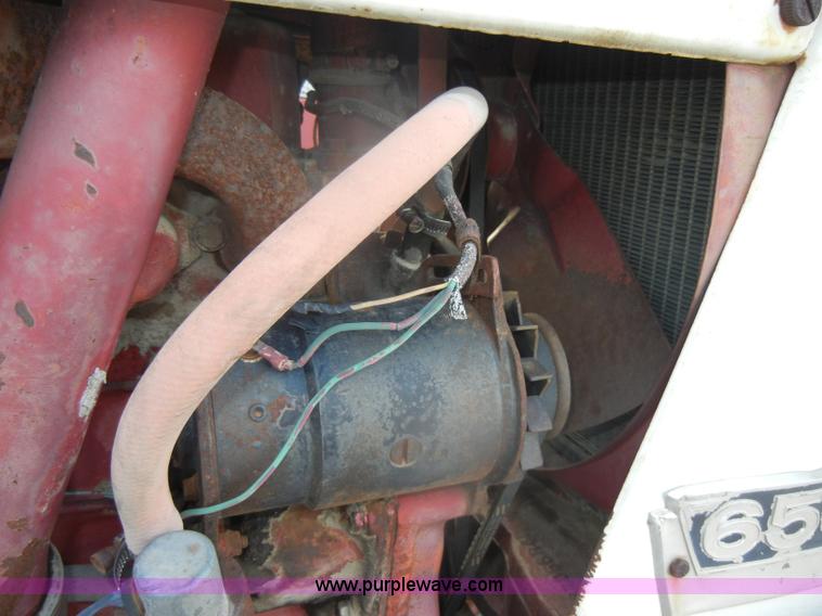 image for item D4406 1966 International Farmall 656 tractor