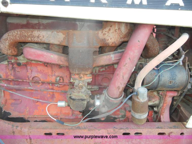 image for item D4406 1966 International Farmall 656 tractor