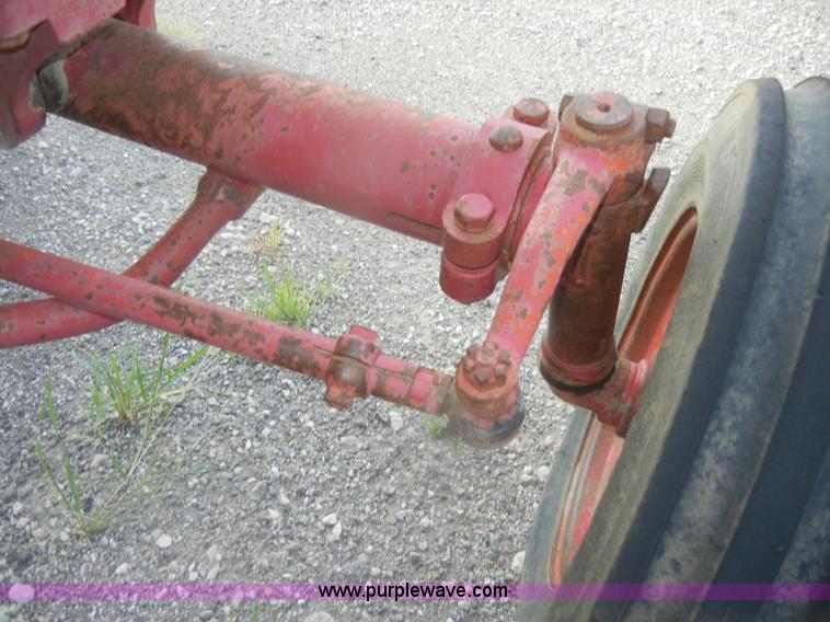 image for item D4406 1966 International Farmall 656 tractor