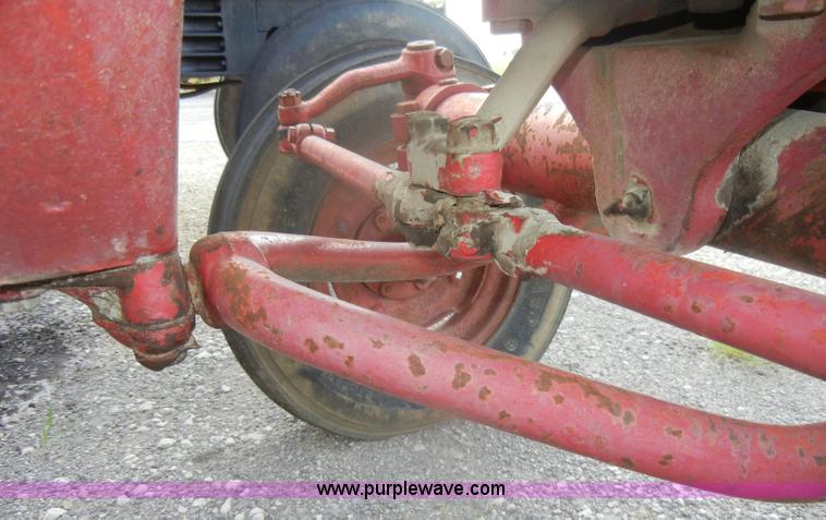 image for item D4406 1966 International Farmall 656 tractor