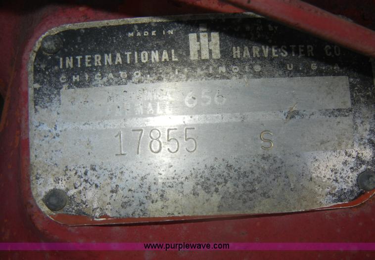 image for item D4406 1966 International Farmall 656 tractor