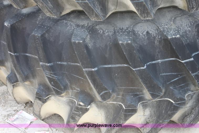 image for item D5471 (4) Firestone Super all Traction 24.5-32 tires