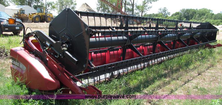 image for item E2001 2006 Case IH 2020 30' flex header