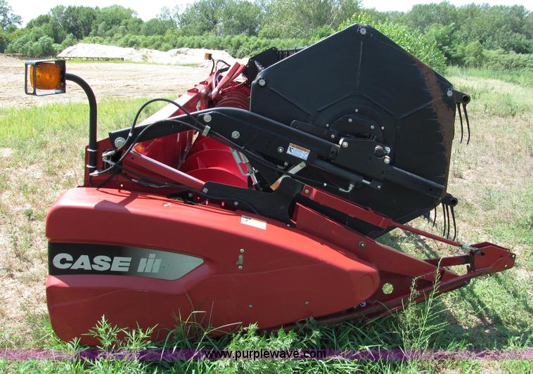 image for item E2001 2006 Case IH 2020 30' flex header