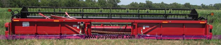 image for item E2001 2006 Case IH 2020 30' flex header