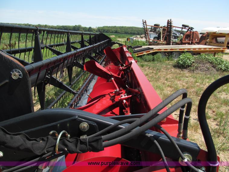 image for item E2001 2006 Case IH 2020 30' flex header