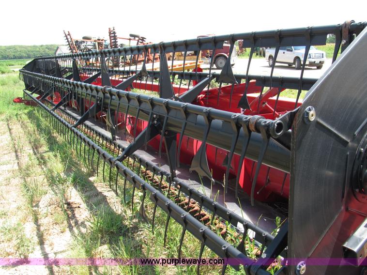 image for item E2001 2006 Case IH 2020 30' flex header