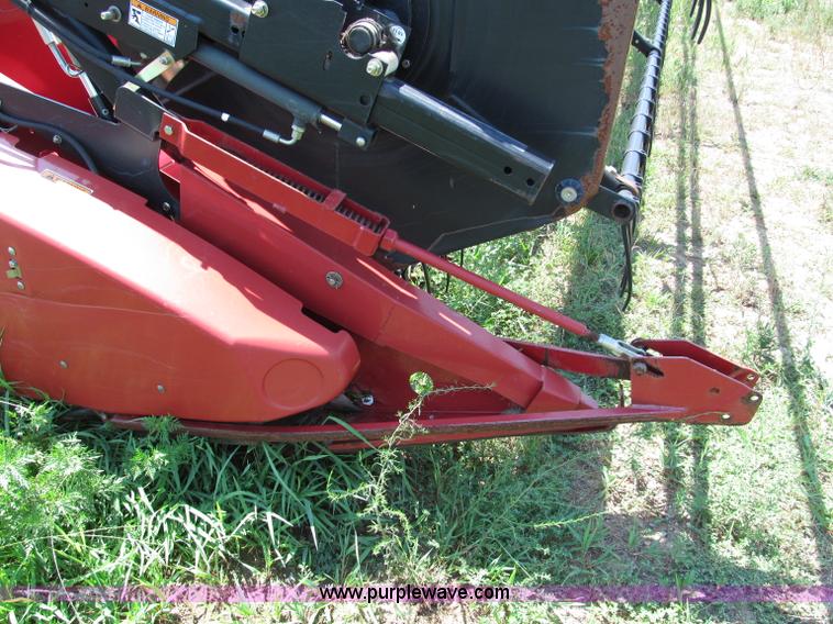 image for item E2001 2006 Case IH 2020 30' flex header