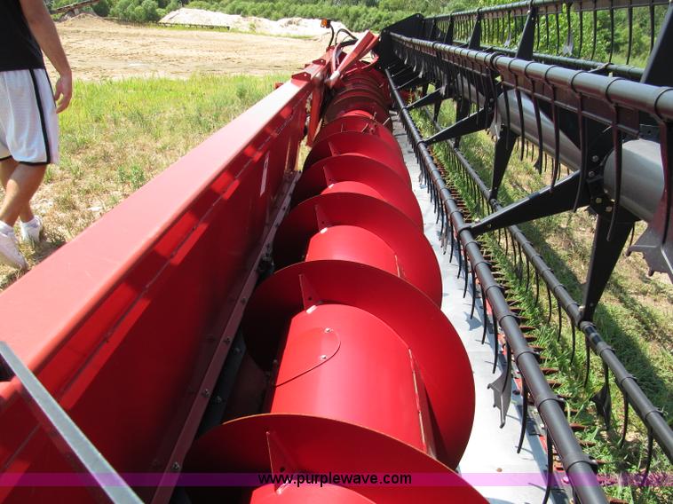 image for item E2001 2006 Case IH 2020 30' flex header