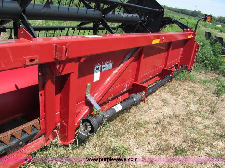 image for item E2001 2006 Case IH 2020 30' flex header