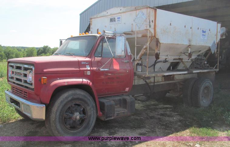 image for item F4542 1984 GMC TopKick 7000 fertilizer tender truck