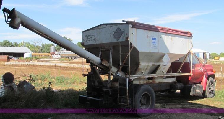 image for item F4542 1984 GMC TopKick 7000 fertilizer tender truck