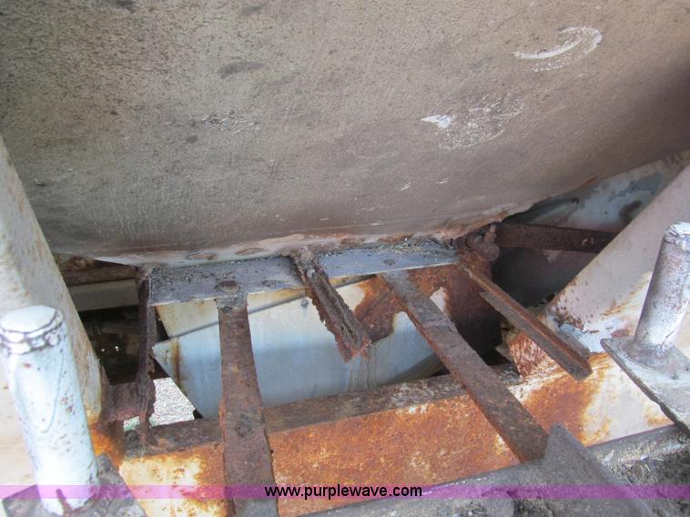 image for item F4542 1984 GMC TopKick 7000 fertilizer tender truck