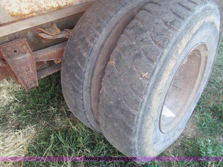 image for item F4542 1984 GMC TopKick 7000 fertilizer tender truck