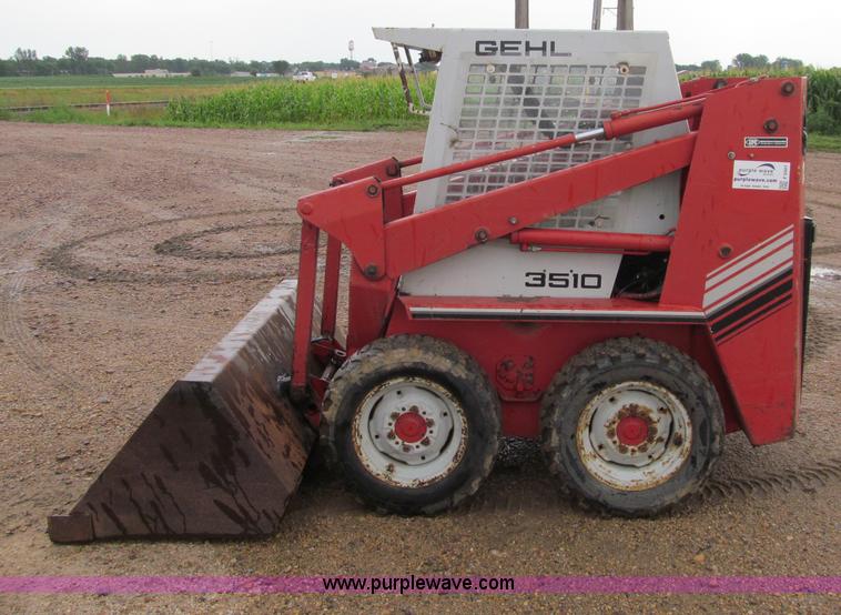 image for item F5501 1991 Gehl SL3510 skid steer