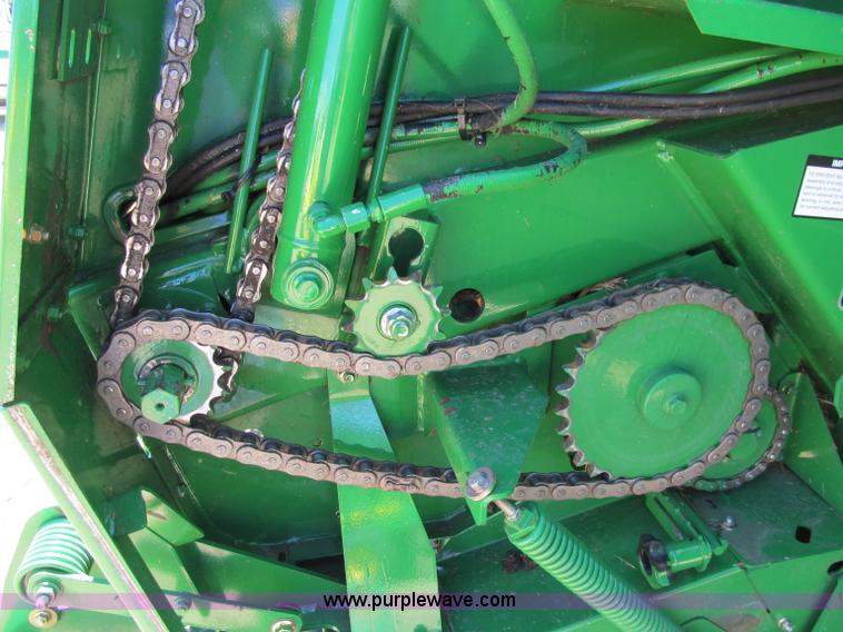 image for item F5504 2009 John Deere 568 round baler