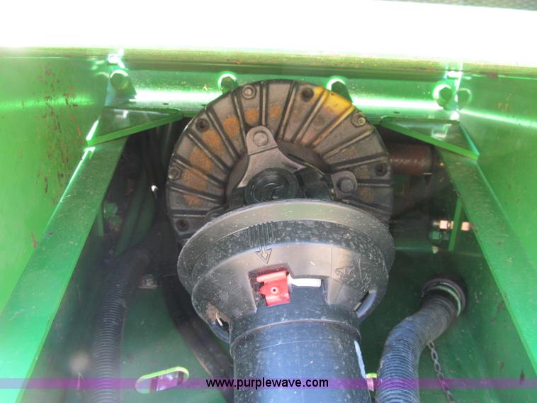 image for item F5504 2009 John Deere 568 round baler