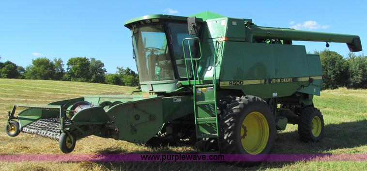 image for item F5506 1993 John Deere 9500 combine