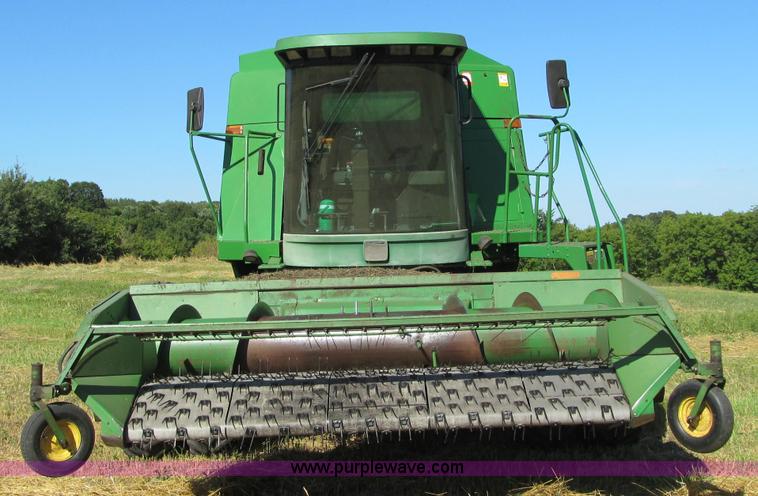 image for item F5506 1993 John Deere 9500 combine
