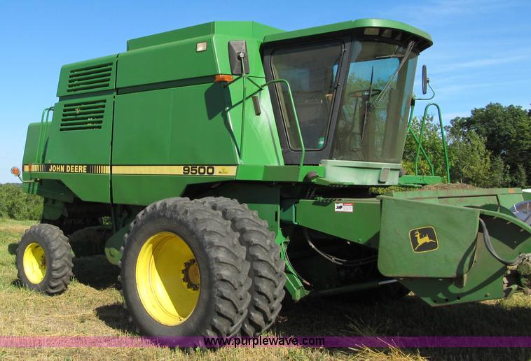 image for item F5506 1993 John Deere 9500 combine