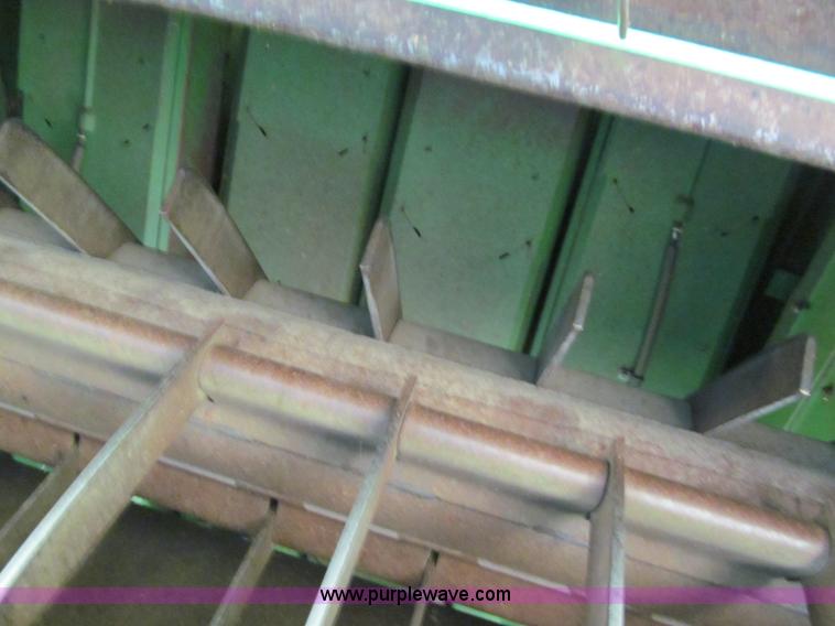 image for item F5506 1993 John Deere 9500 combine