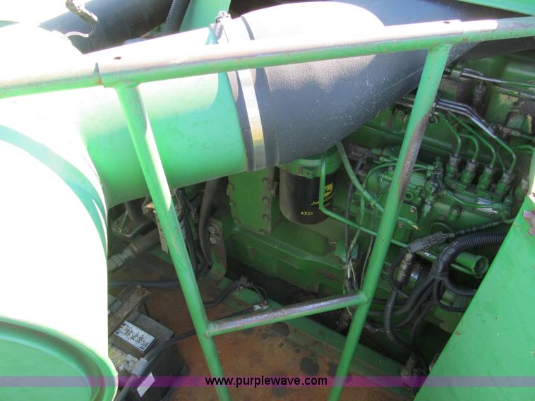 image for item F5506 1993 John Deere 9500 combine