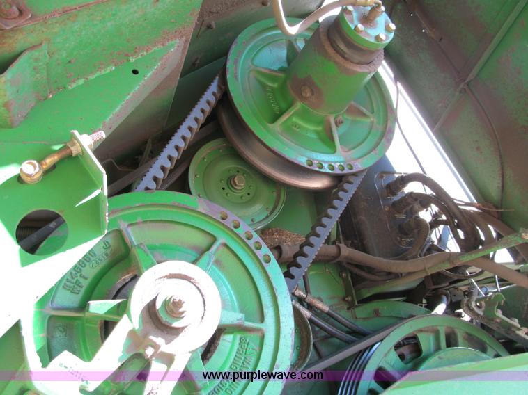 image for item F5506 1993 John Deere 9500 combine