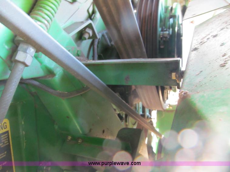 image for item F5506 1993 John Deere 9500 combine