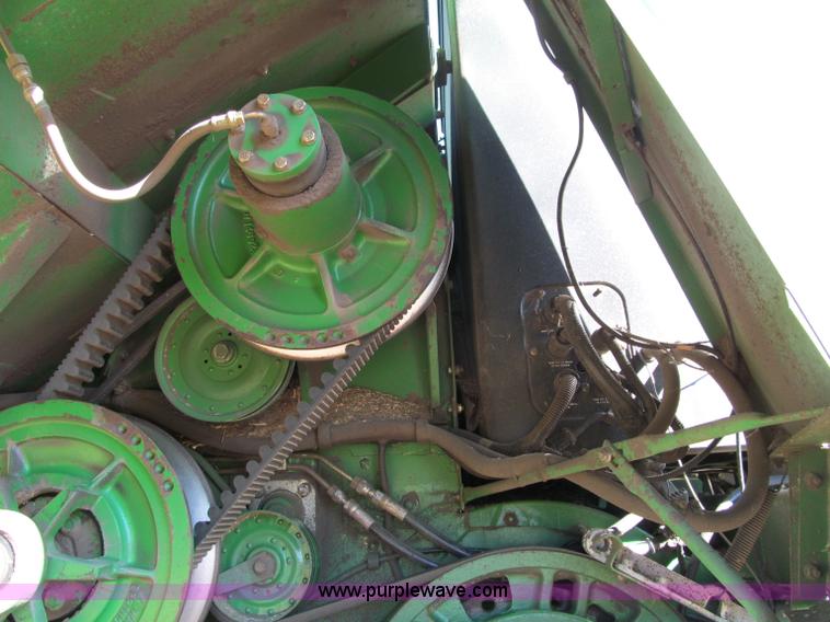 image for item F5506 1993 John Deere 9500 combine