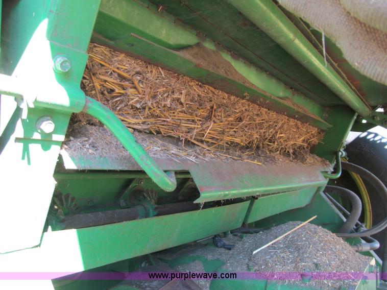 image for item F5506 1993 John Deere 9500 combine