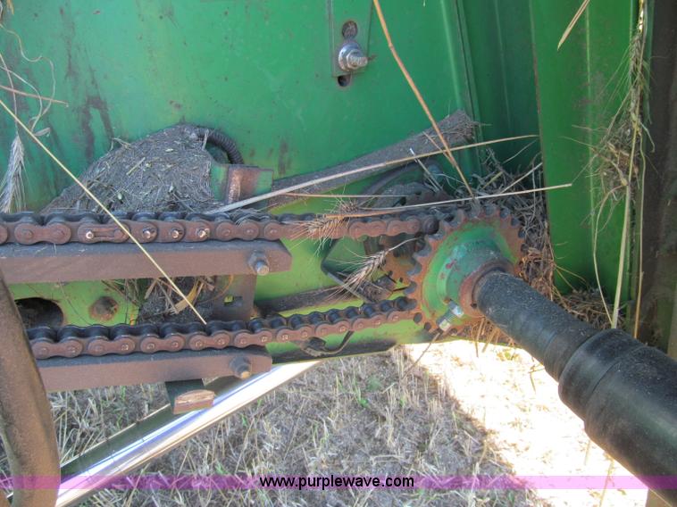 image for item F5506 1993 John Deere 9500 combine