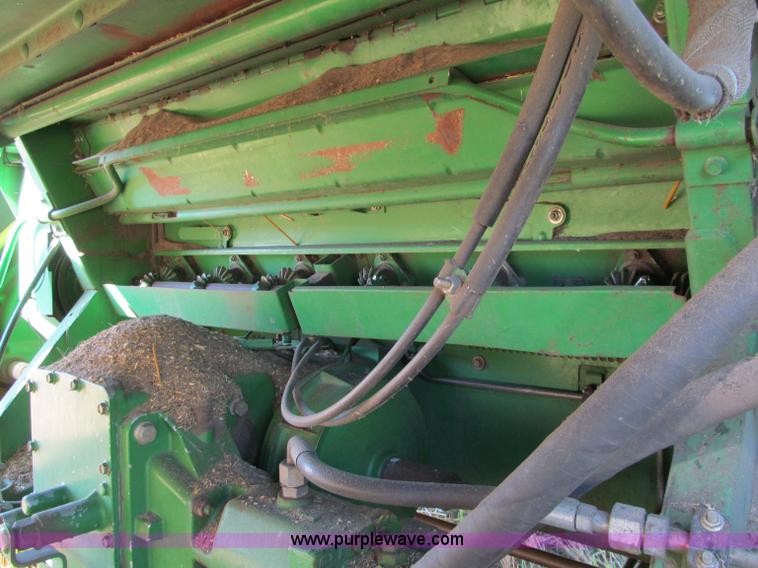 image for item F5506 1993 John Deere 9500 combine
