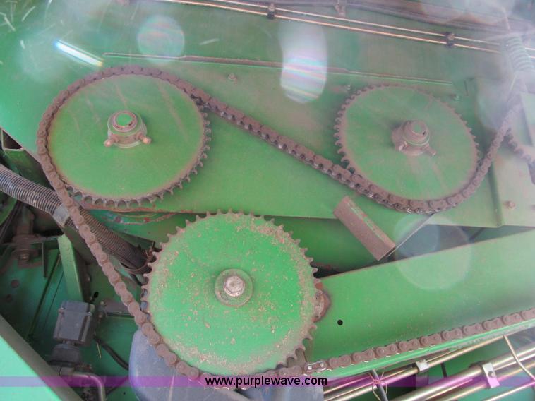 image for item F5506 1993 John Deere 9500 combine