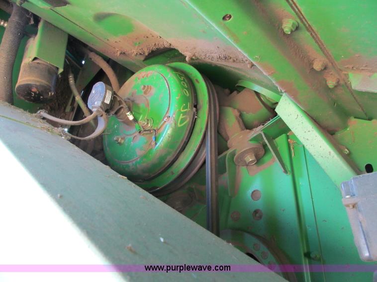 image for item F5506 1993 John Deere 9500 combine