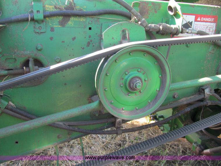 image for item F5506 1993 John Deere 9500 combine