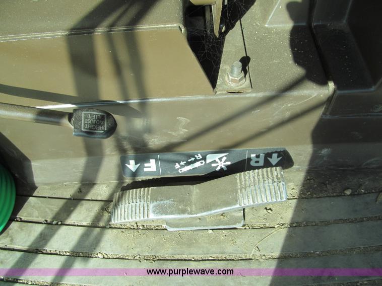 image for item F5506 1993 John Deere 9500 combine