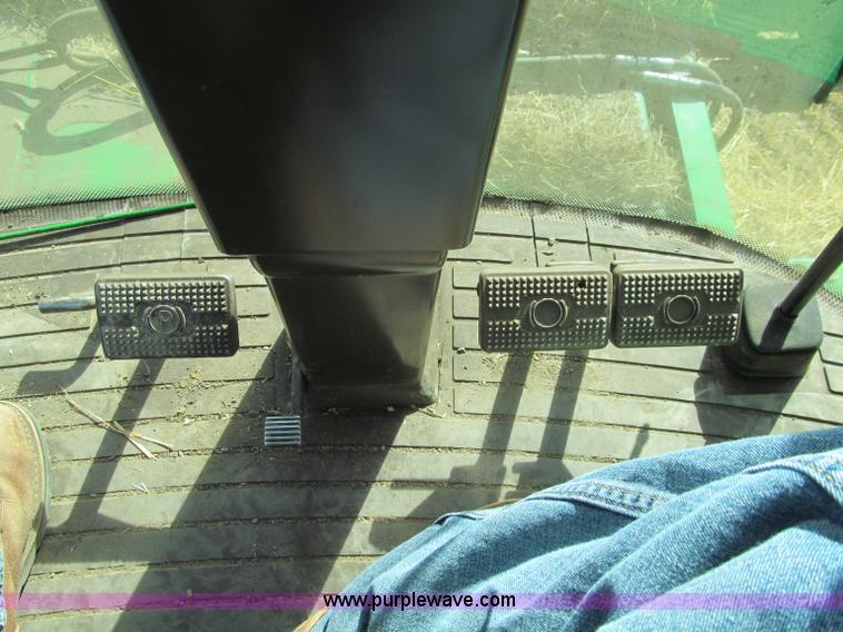 image for item F5506 1993 John Deere 9500 combine