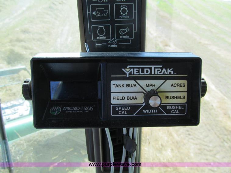 image for item F5506 1993 John Deere 9500 combine