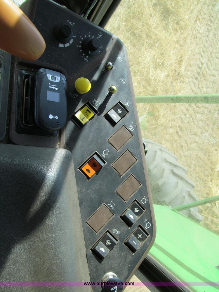 image for item F5506 1993 John Deere 9500 combine