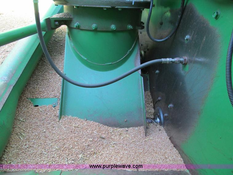 image for item F5506 1993 John Deere 9500 combine