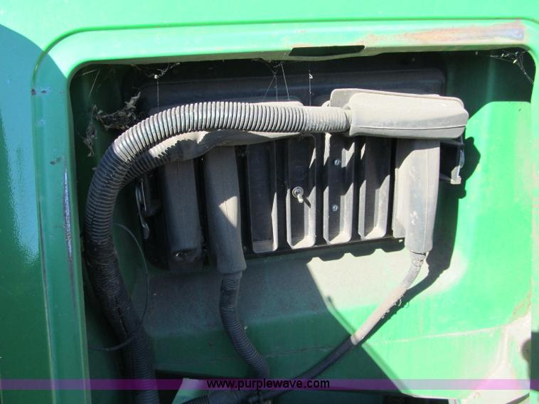 image for item F5506 1993 John Deere 9500 combine