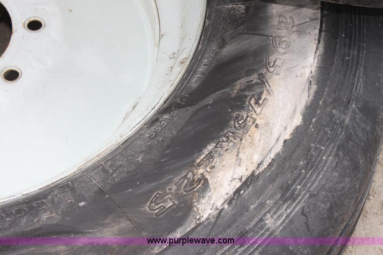 image for item G4514 (2) Firestone R3 18.4-26 tires