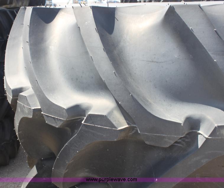 image for item G4551 (2) Firestone Champion Spade Grip 30.5L-32 tires